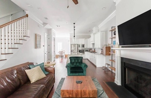 Beach Institute House | Liberty House - 3 Bedroom Downtown with Easy Parking