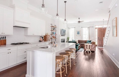 Beach Institute House | Liberty House - 3 Bedroom Downtown with Easy Parking