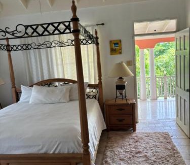 Reading House | Library Master Suite