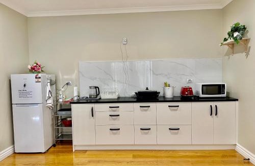 Dairy Flat House | Lifestyle Guesthouse