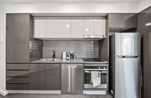 Gungahlin Apartment | Light-Filled 1-Bed Apartment with Pool & Gym