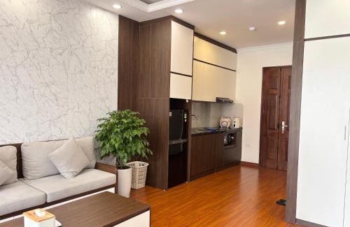 Tay Ho Apartment | Light filled Apartment-City view
