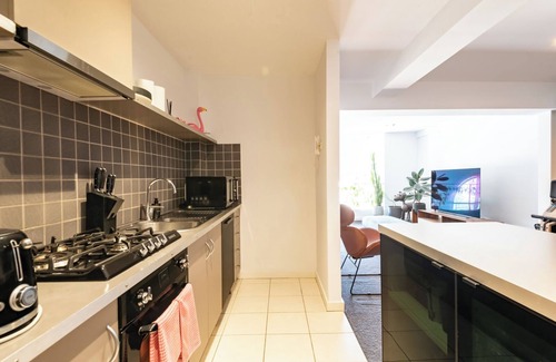 Prahran Apartment | Light-Filled Converted Warehouse Apt in Prahran