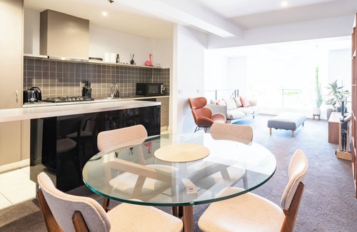 Prahran Apartment | Light-Filled Converted Warehouse Apt in Prahran