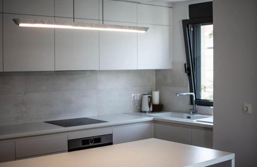 Papagou-Holargos Apartment | Light
