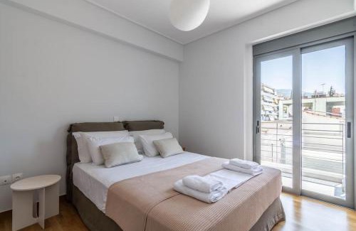 Papagou-Holargos Apartment | Light