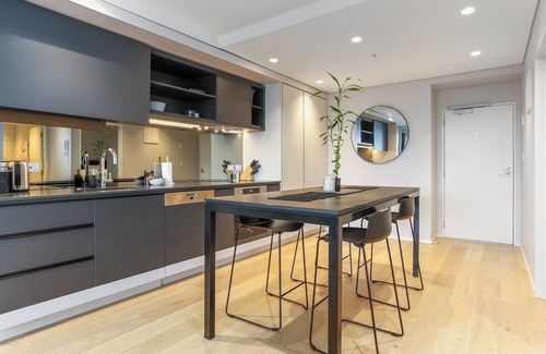 Auckland Central Business District Apartment | Light & relaxing on city fringe