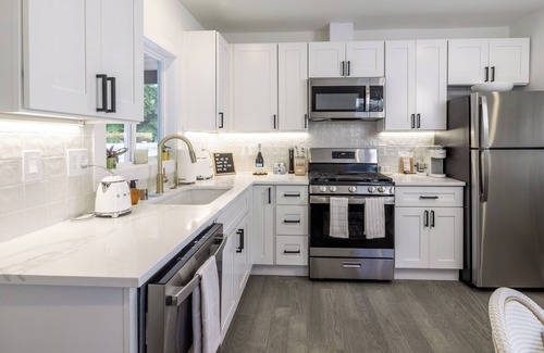 Alki House | Lighthouse Cottage on West Seattle's Alki Beach