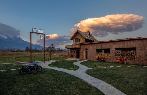 Yulong Hotel | Lijiang Tennessee Farmhouse hotel
