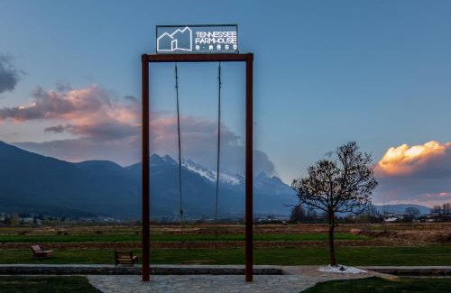 Yulong Hotel | Lijiang Tennessee Farmhouse hotel