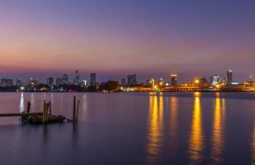 Bangkok Bed & Breakfast | Lilliput Riverside Bangkachao