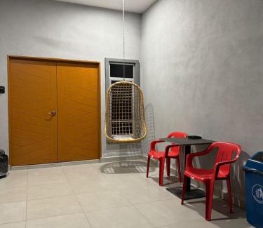 Kuala Sungai Baru House | Lily Homestay Villa