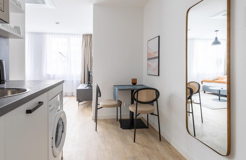 Klagenfurt am Woerthersee Apartment | limehome Klagenfurt Karfreitstraße | Suite L