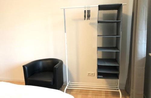 Hildesheim District Apartment | LIME HOMES: Küche, Balkon, Netflix
