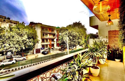 New Delhi House | Lime Stays B&B GK-2 at Greater Kailash Metro South Delhi nearby Saket Select City