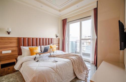 Gurugram Apartment | Lime Tree 1BHK Service Apartment Near Artemis Hospital Sector 52 Gurgaon