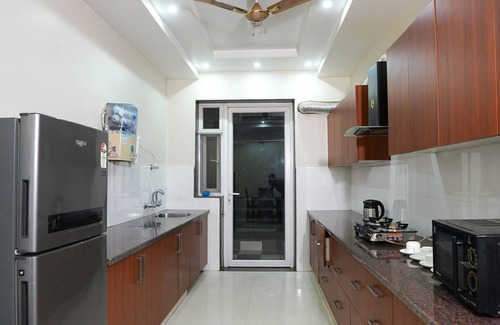 Gurugram Bed & Breakfast | Lime Tree Luxury 3Bhk Serviced Apartment