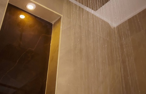 Sector 51 Hotel | Lime Tree Luxury Studio