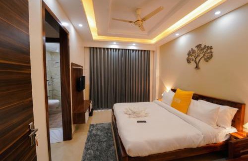 DLF Phase 5 Apartment | Lime Tree Two BHK Service Apartment Golf Course Road Gurgaon