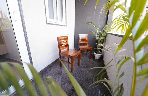 DLF Phase 5 Apartment | Lime Tree Two BHK Service Apartment Golf Course Road Gurgaon