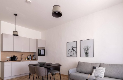 Villach Apartment | limehome Villach | Suite XL with sofa bed