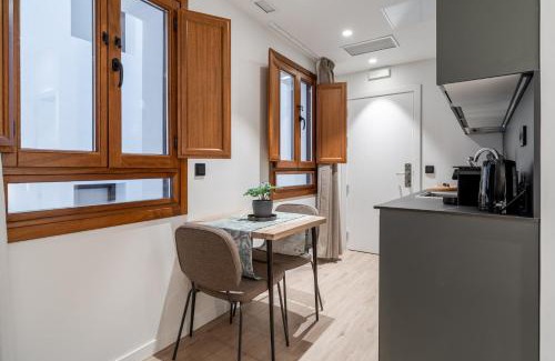 Casco Viejo Apartment | Limehome Vitoria Palacio de los Álava-Velasco