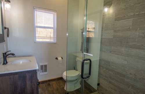 West Jefferson Cottage | Limited Time - $99 /Night - On the Blue Ridge Parkway - Views - Hiking - Boone - West Jefferson