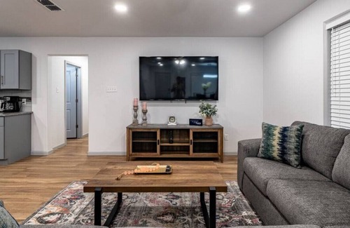 North by Northwest House | Lincoln Lodge - 3BR/2BA - New Home