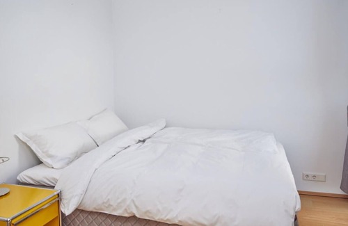 Downtown Apartment | Lindargata Modern 2 BR Apt Reykjavik free parking 804
