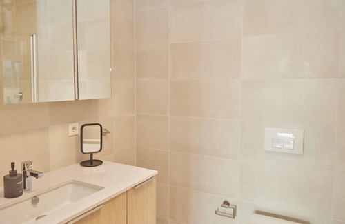 Downtown Apartment | Lindargata Modern 2 BR Apt Reykjavik free parking 804