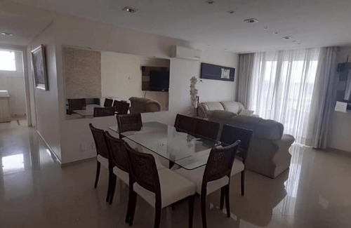 Uniao da Vitoria Apartment | Lindo apartamento no coração da cidade - APARTAMENTO INTEIRO OU SEJA NÃO É COMPARTILHADO COM OUTRAS PESSOAS - Perto de tudo - 2 quartos - Ar condicionado - Churrasqueira - Cozinha completa - 120 metros quadrados ao todo - Quartos com 12 metros quadrados