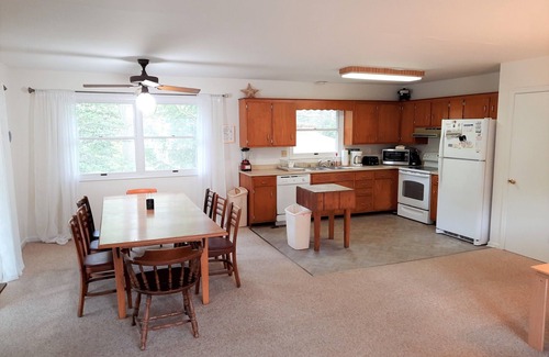 The Pines House | LINENS INCLUDED! ENOUGH ROOM FOR THE WHOLE FAMILY! RENT TODAY!