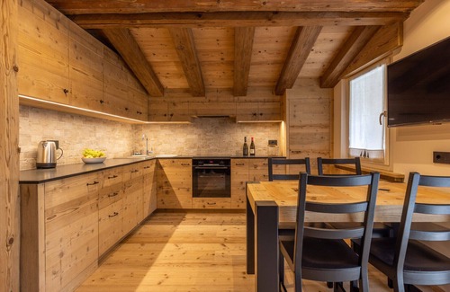 Borca di Cadore Apartment | Lino Deluxe Suite with Wellness