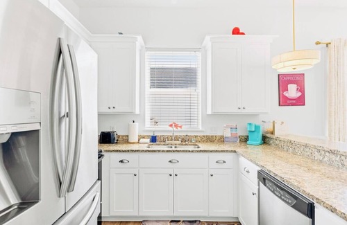 Laguna Beach Estates House | Lion of the Beach. Heated Pool, 4 bedrooms,6beds, 3.5baths, Games, Pet friendly