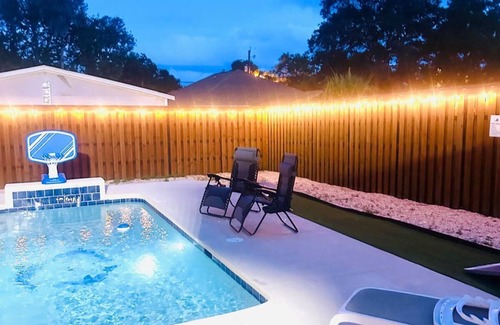 Laguna Beach Estates House | Lion of the Beach. Heated Pool, 4 bedrooms,6beds, 3.5baths, Games, Pet friendly