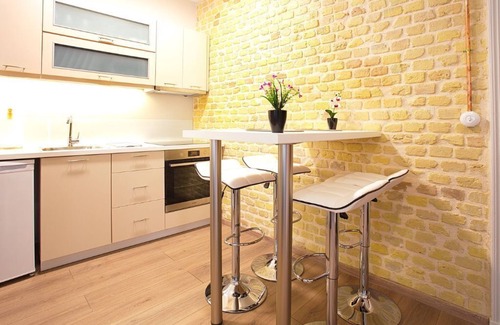 Old Town Apartment | Liston Plaza Suite - renovated apartment in the heart of Corfu Old Town