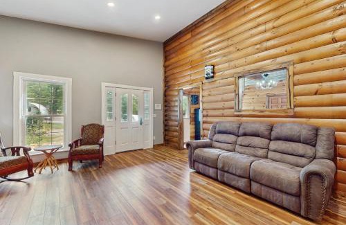 Lookout Mountain House | Lit'l Bear Cabin