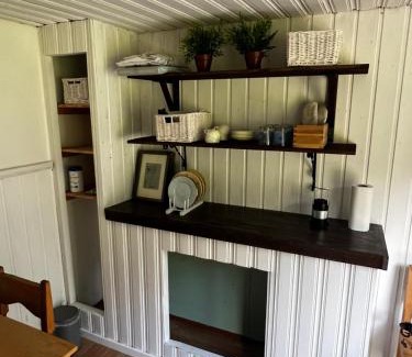 Stromsund Municipality House | Liten sovstuga nära till sjö