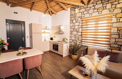 Agios Ioannis House | Lithoessa Luxury Apartments