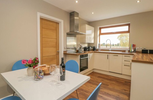 Ryther Cottage | LITTLE ACRES, pet friendly, with open fire in Cawood