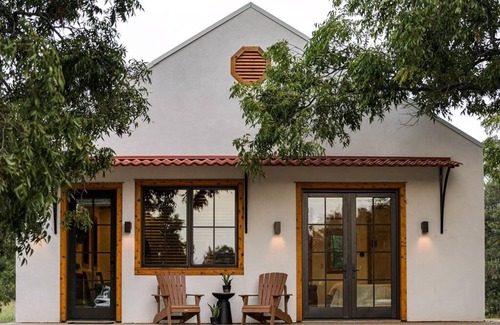 Waco House | Little Dutch Cabin 101-12 Min to Magnolia-baylor