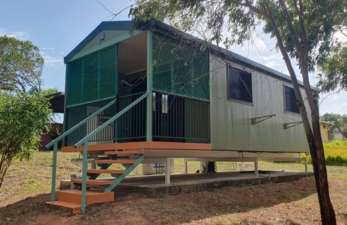 Cooktown Cabin | Little Green Bitty, Howard Street