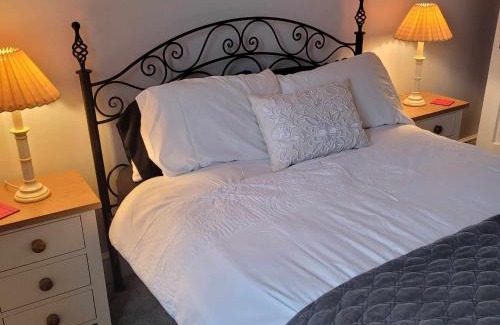 Topsham Apartment | LITTLE HAVEN 1 Bedroom House sought after area