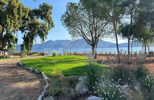 Paralia Kallonis House | Little House on the Sea