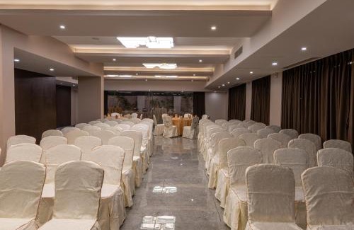 Pimpri - Chinchwad Hotel | Little Mastiff Moshi by OTHPL