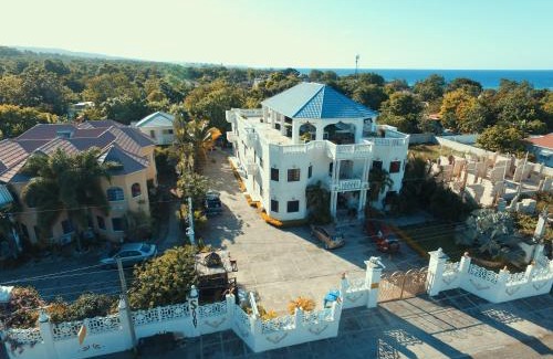 Runaway Bay Apartment | Little Savoy Guest House new