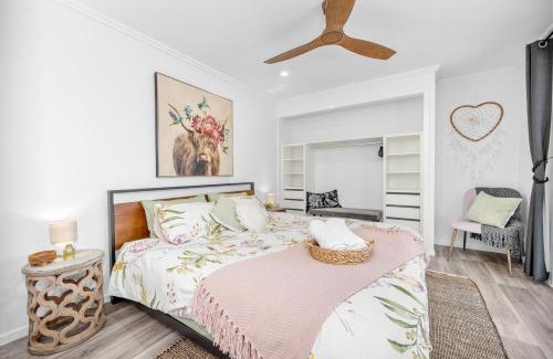 Sunshine Acres House | Little Sunshine - Private acreage Guest Home
