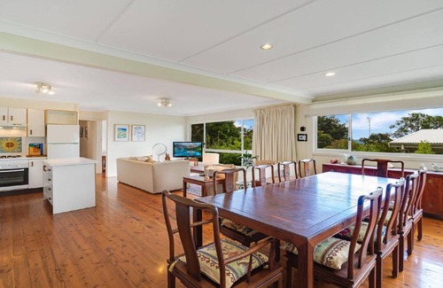 Killcare House | 'Little Tara' by Accom Holidays