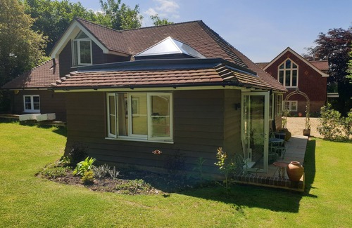Pulborough Cottage | Little Vintners by inspirestays.com - a cottage that sleeps 2 guests in 1 bedroom