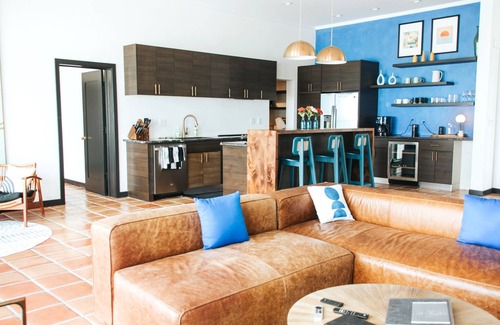 Treasure Cay Villa | LIVE IN STYLE BY THE SEA 4 BED WITH IN SUITE BATH DISCOUNTS AVAILABLE AUG-SEP